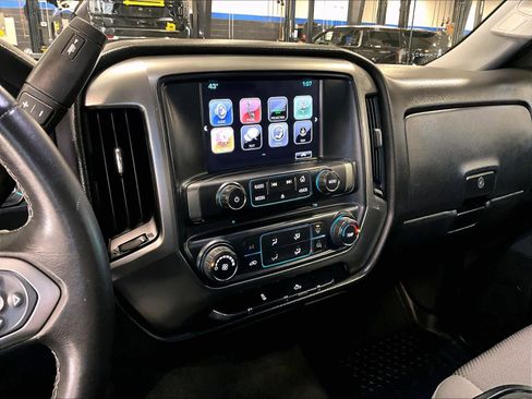 Used 2018 Chevrolet Silverado 1500 LT image 18