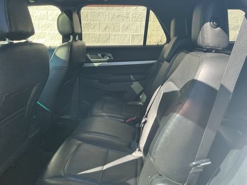 Used 2016 Ford Explorer XLT w/ Equipment Group 202A AWD/4WD image 24
