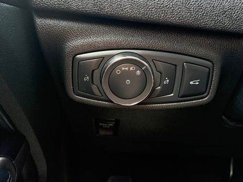 Used 2019 Lincoln MKC Reserve w/ MKC Climate Package FWD image 17