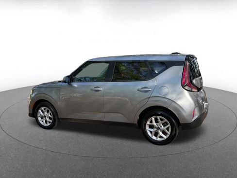 Used 2025 Kia Soul LX w/ LX Technology Package image 11