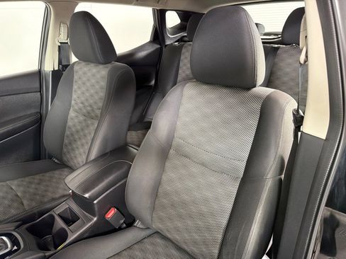 Used 2019 Nissan Rogue Sport SV image 11