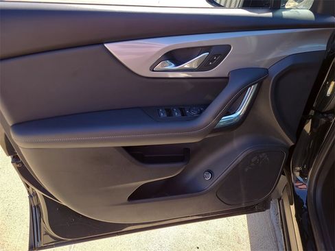 Used 2023 Chevrolet Blazer LT image 17