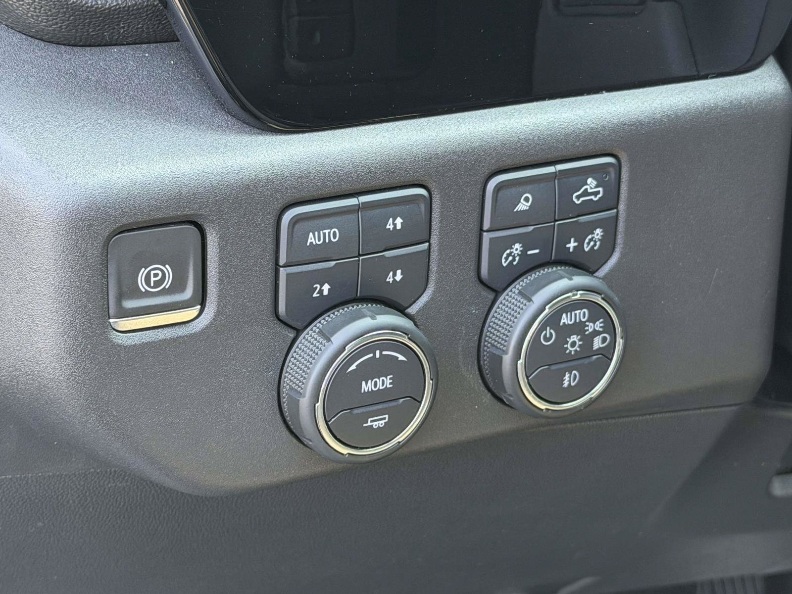 Used 2024 Chevrolet Silverado 1500 ZR2 AWD/4WD image 18