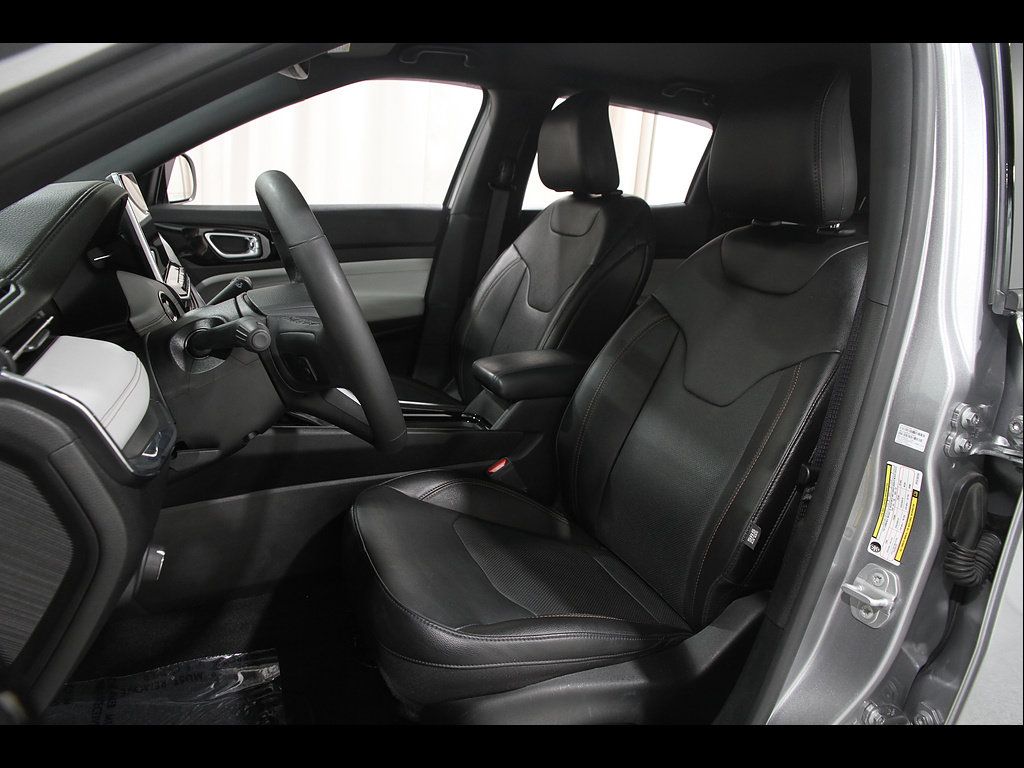 Used 2023 Jeep Compass Limited AWD/4WD image 5