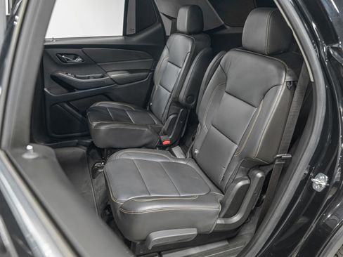 Used 2020 Chevrolet Traverse LT w/ LT Premium Package image 28