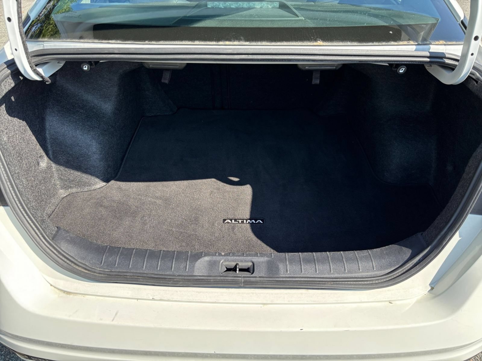 Used 2025 Nissan Altima 2.5 SV FWD image 30