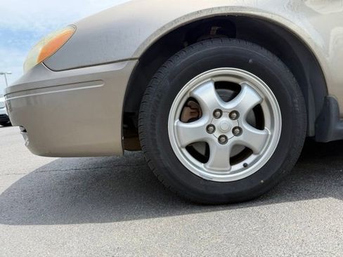 Used 2004 Ford Taurus SE FWD image 6