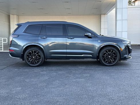 Used 2021 Cadillac XT6 Sport image 2