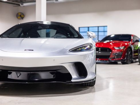Used 2022 McLaren GT RWD image 19