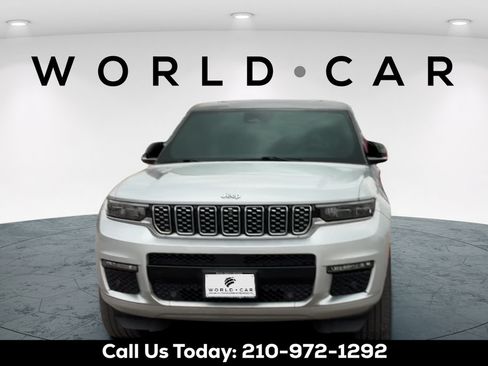 Used 2021 Jeep Grand Cherokee L Summit w/ Luxury Tech Group V AWD/4WD image 23