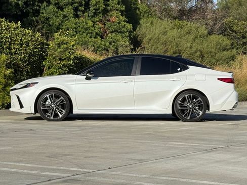 Used 2025 Toyota Camry XSE w/ Premium Plus Package image 4