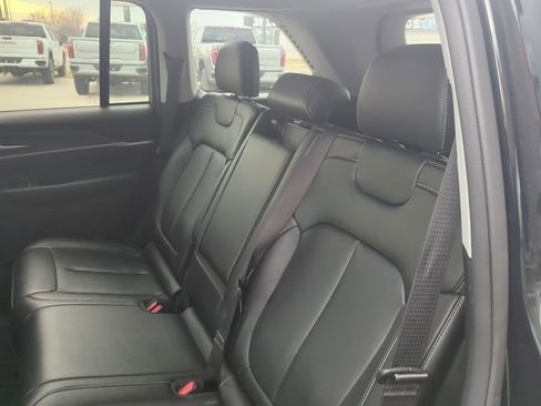 Used 2024 Jeep Grand Cherokee Limited image 22