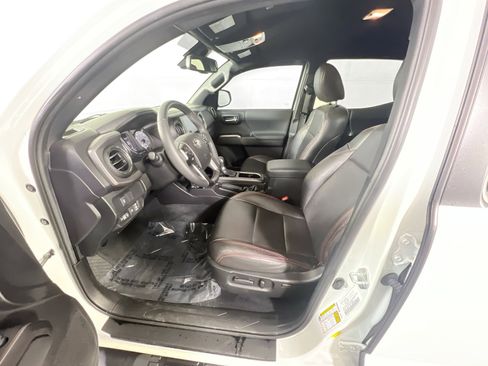 Used 2021 Toyota Tacoma TRD Sport image 19