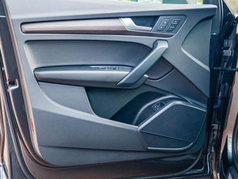 Certified 2023 Audi Q5 e Premium w/ Convenience Package image 21