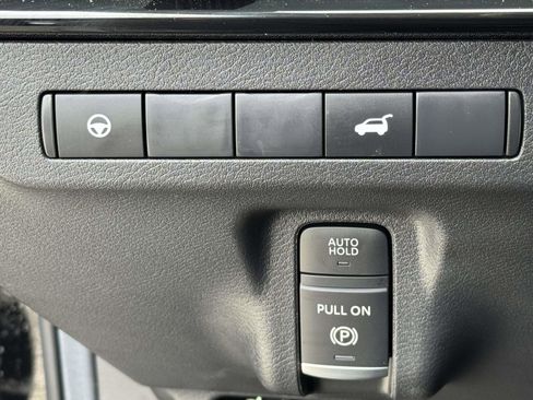 Certified 2025 Nissan Murano SV AWD/4WD image 17