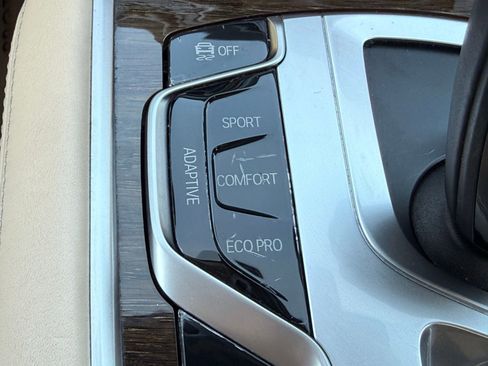 Used 2017 BMW 740i xDrive 740i xDrive image 26