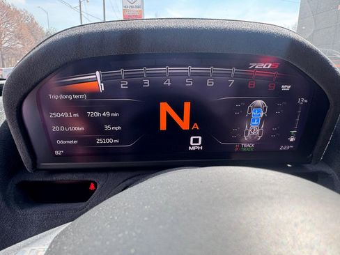 Used 2018 McLaren 720S image 12