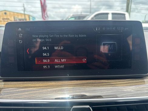 Used 2018 BMW 530i xDrive AWD/4WD image 11