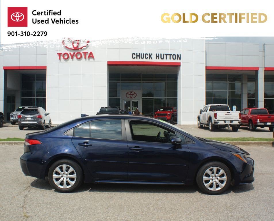Used 2025 Toyota Corolla LE FWD image 1