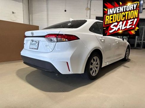 Used 2022 Toyota Corolla LE FWD image 17