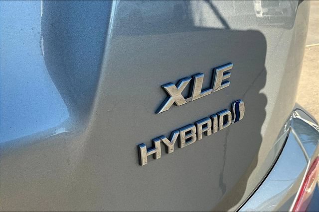 Used 2018 Toyota RAV4 XLE AWD/4WD image 22