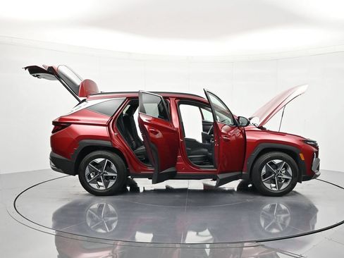 Used 2025 Hyundai Tucson SEL FWD image 47