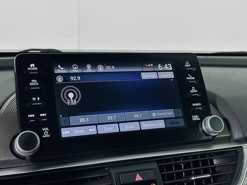 Used 2019 Honda Accord Touring image 21