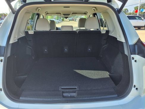 Used 2025 Nissan Rogue SV FWD image 12