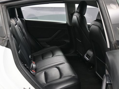 Used 2021 Tesla Model 3 Standard Range Plus image 37