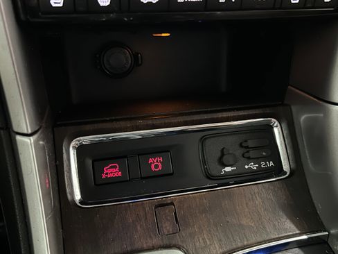 Used 2019 Subaru Ascent Touring AWD/4WD image 11