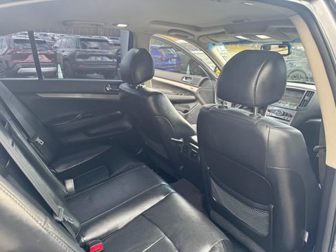 Used 2013 INFINITI G37 Journey w/ Premium Pkg image 11