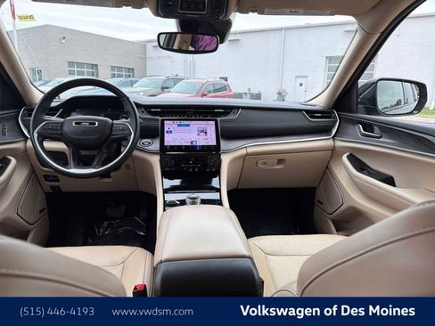 Used 2022 Jeep Grand Cherokee Limited AWD/4WD image 9