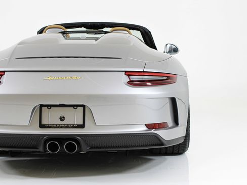 Used 2019 Porsche 911 Speedster RWD image 26