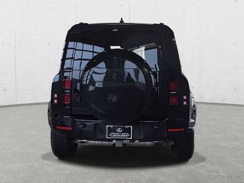 Used 2025 Land Rover Defender 110 X-Dynamic SE image 6