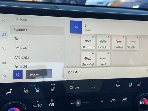 Used 2025 Lexus NX 350 AWD w/ Premium Package image 23