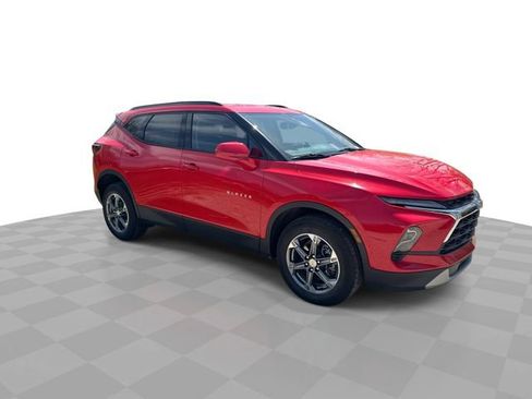 Certified 2024 Chevrolet Blazer LT w/ Convenience Package FWD image 3