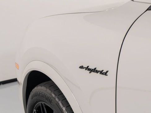 Certified 2026 Porsche Cayenne E-Hybrid AWD/4WD image 45
