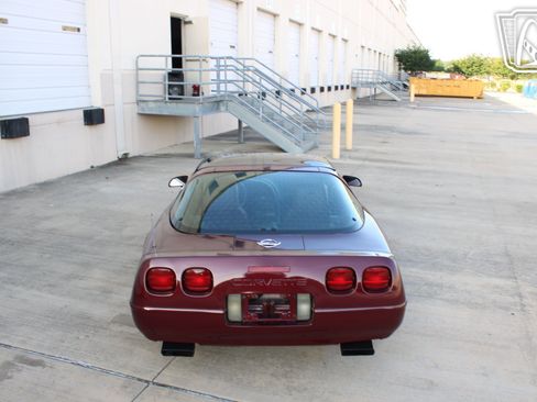 Used 1993 Chevrolet Corvette Coupe RWD image 8