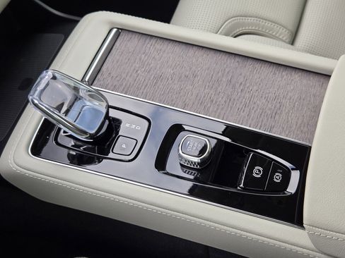 New 2026 Volvo XC90 B6 Ultra image 23