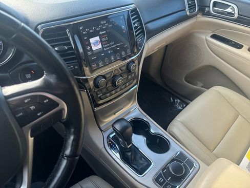 Used 2021 Jeep Grand Cherokee Limited image 22