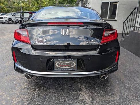Used 2017 Honda Accord Touring image 4