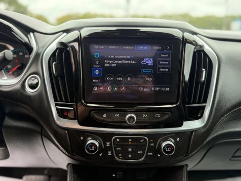 Used 2020 Chevrolet Traverse Premier image 29