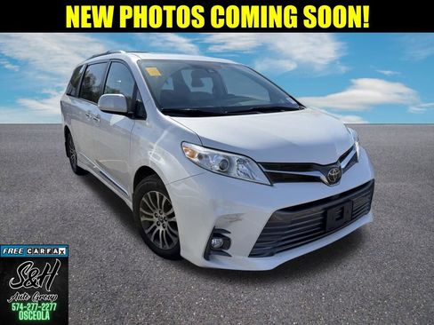 Used 2020 Toyota Sienna XLE w/ XLE Navigation Package image 1