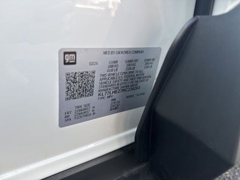 Used 2024 Chevrolet Trax LT image 32