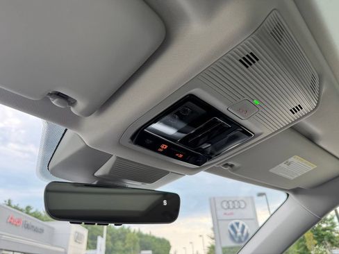 Used 2026 Volkswagen Tiguan SE w/ Panoramic Sunroof Package AWD/4WD image 38