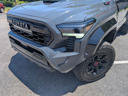 Used 2024 Toyota Tacoma TRD Pro AWD/4WD image 13