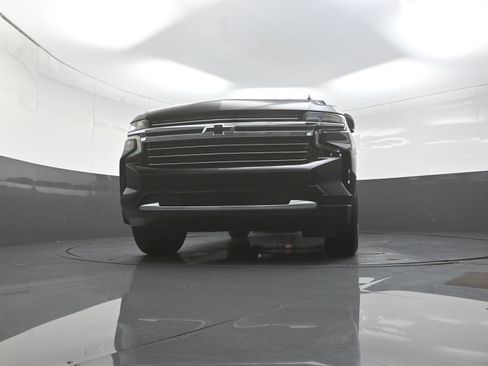 Used 2022 Chevrolet Tahoe LT w/ Luxury Package AWD/4WD image 10