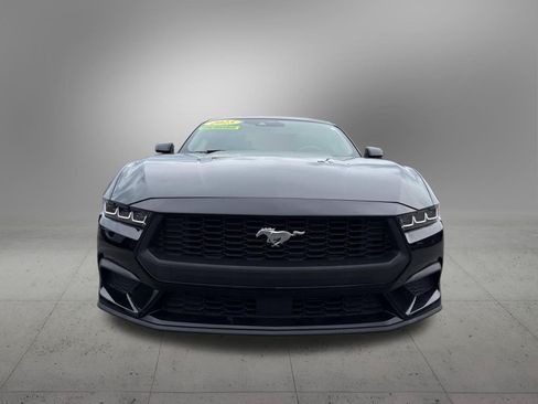 Used 2025 Ford Mustang Coupe RWD image 7