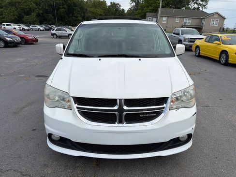 Used 2011 Dodge Grand Caravan Crew w/ Entertainment Group 1 FWD image 3
