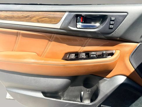 Used 2019 Subaru Outback 2.5i Touring AWD/4WD image 9